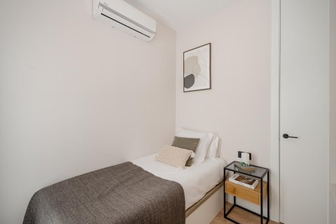 Apartamento en venta en Madrid, España 3 dormitorios, 96 m2 No. 180084 - foto 4