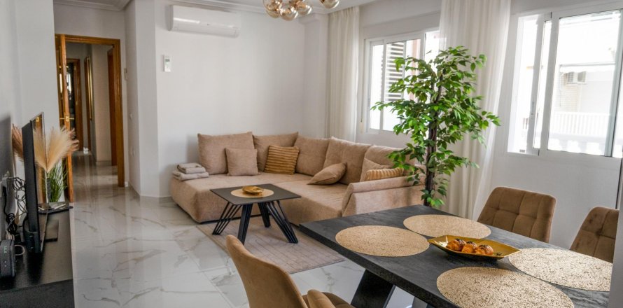 Apartamento en Torrevieja, Alicante, España 3 dormitorios, 86 m2 No. 177477