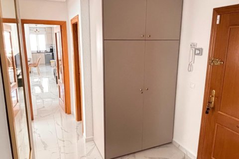 Apartamento en venta en Torrevieja, Alicante, España 3 dormitorios, 86 m2 No. 177477 - foto 9