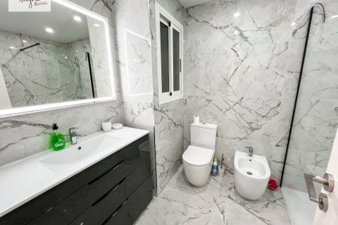 Apartment for sale in Valencia, Spain 3 bedrooms, 115 sq.m. No. 177478 - photo 22