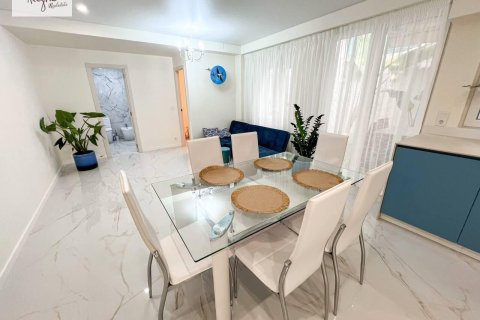 Huoneisto Valencia, Espanja 3 makuuhuonetta, 115 m2 No. 177478