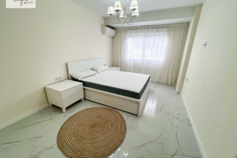 Apartment for sale in Valencia, Spain 3 bedrooms, 115 sq.m. No. 177478 - photo 16
