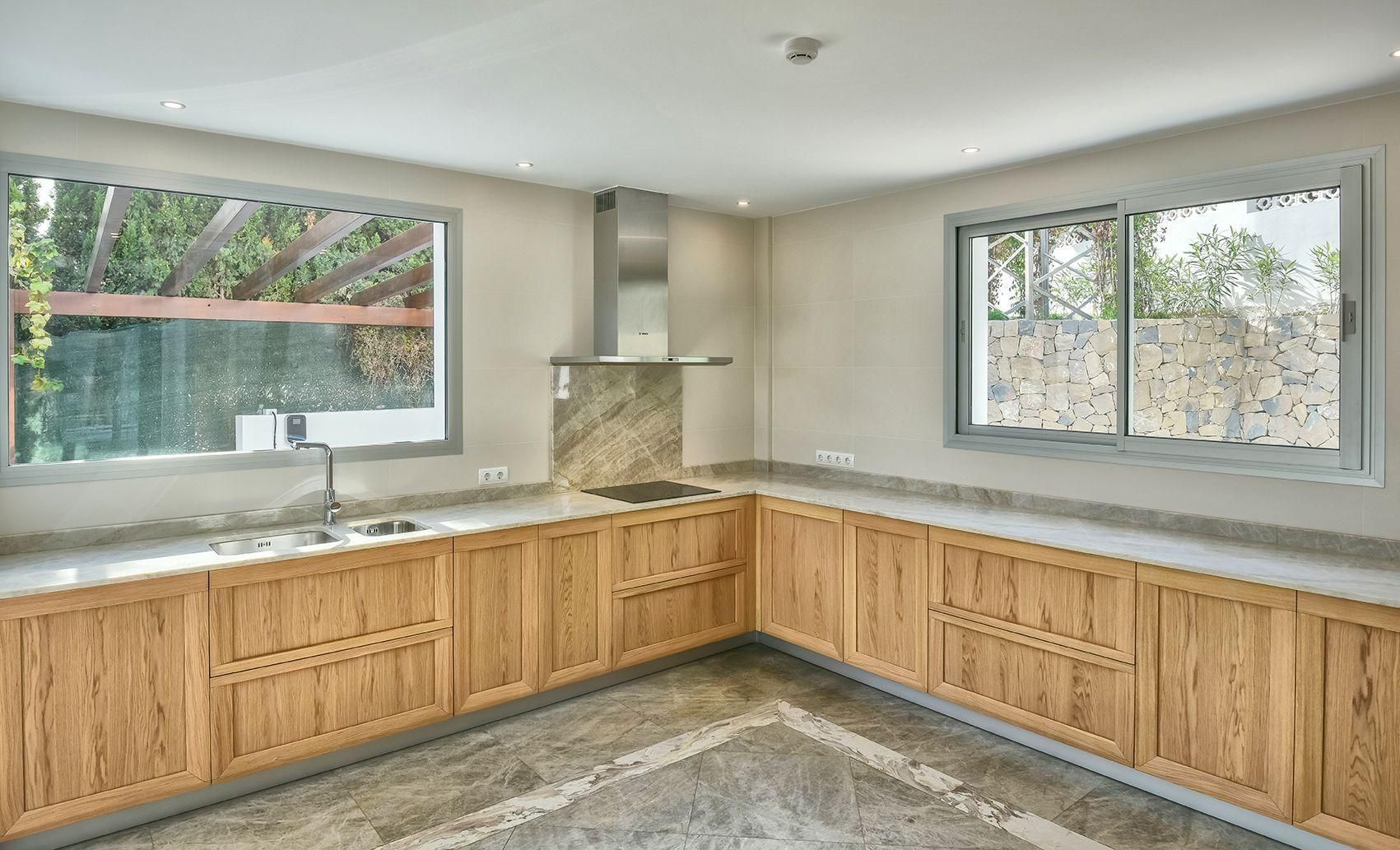 Villa à Calpe, Alicante, Espagne 3 chambres, 600 m2 No. 95647