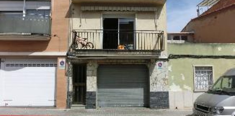 House in Sabadell, Barcelona, Spanien 4 Schlafzimmer, 182 m2 Nr. 166874