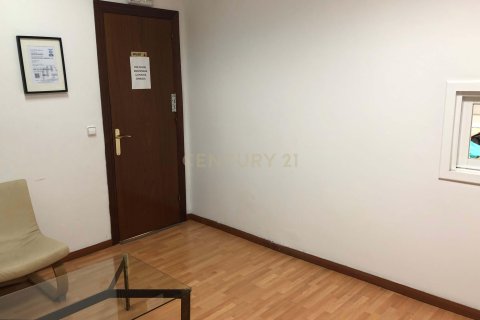 Commercial property for sale in Barcelona, Spain 9 bedrooms, 1076 sq.m. No. 166873 - photo 7