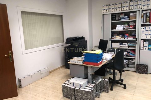 Commercial property for sale in Barcelona, Spain 9 bedrooms, 1076 sq.m. No. 166873 - photo 12