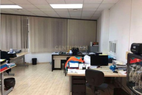 Commercial property for sale in Barcelona, Spain 9 bedrooms, 1076 sq.m. No. 166873 - photo 5