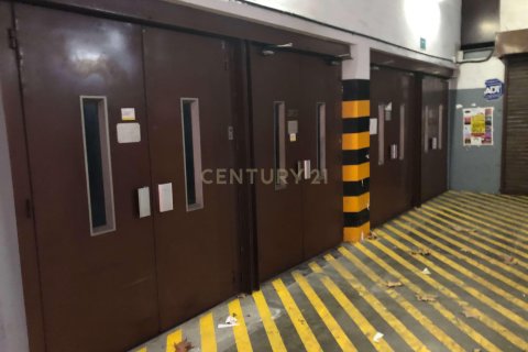 Commercial property for sale in Barcelona, Spain 9 bedrooms, 1076 sq.m. No. 166873 - photo 18