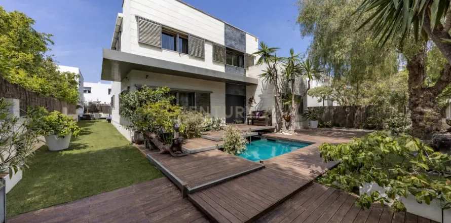 House in Sitges, Barcelona, Spanien 3 Schlafzimmer, 412 m2 Nr. 166877