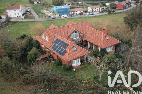 House à Camargo, Cantabria, Espagne 7 chambres, 350 m2 No. 152475