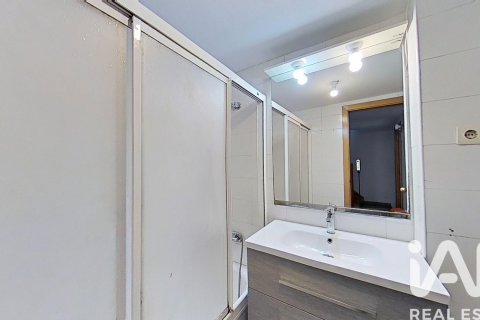 Kaupunkipientalo myytävänä Abrera, Barcelona, Espanja, 4 makuuhuonetta, 229 m2 No. 152481 - kuva 19