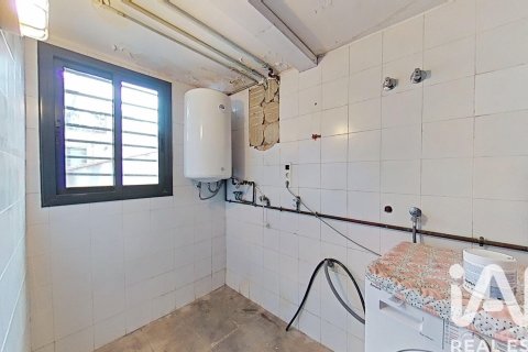 Kaupunkipientalo myytävänä Abrera, Barcelona, Espanja, 4 makuuhuonetta, 229 m2 No. 152481 - kuva 21
