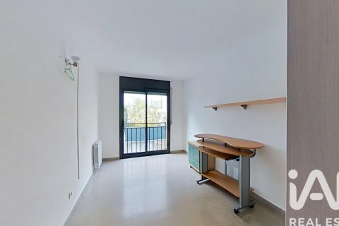 Kaupunkipientalo myytävänä Abrera, Barcelona, Espanja, 4 makuuhuonetta, 229 m2 No. 152481 - kuva 14