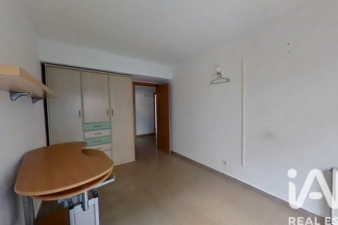 Kaupunkipientalo myytävänä Abrera, Barcelona, Espanja, 4 makuuhuonetta, 229 m2 No. 152481 - kuva 15