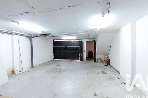 Kaupunkipientalo myytävänä Abrera, Barcelona, Espanja, 4 makuuhuonetta, 229 m2 No. 152481 - kuva 24