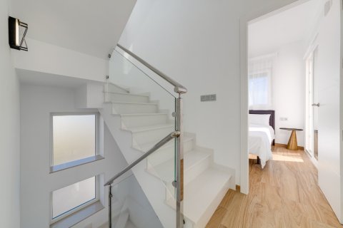 Villa en venta en Torrevieja, Alicante, España 3 dormitorios, 238 m2 No. 144910 - foto 15