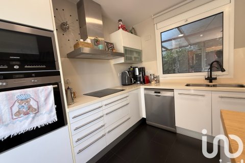 Lägenhet till salu i Sant Vicenc De Montalt, Barcelona, Spanien 4 sovrum, 371 kvm. Nr. 153141 - foto 17