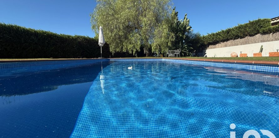 Lägenhet i Sant Vicenc De Montalt, Barcelona, Spanien 4 sovrum, 371 kvm. Nr. 153141