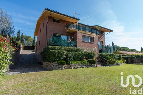 Huoneisto Sant Vicenc De Montalt, Barcelona, Espanja 7 makuuhuonetta, 587 m2 No. 153140