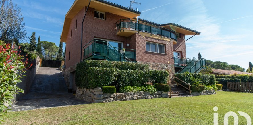 Dzīvoklis Sant Vicenc De Montalt, Barcelona, Spānijā 7 istabas, 587 m2 Nr. 153140