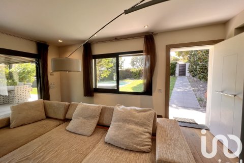 Huoneisto myytävänä Cabrera de Mar, Barcelona, Espanja, 4 makuuhuonetta, 319 m2 No. 153139 - kuva 8