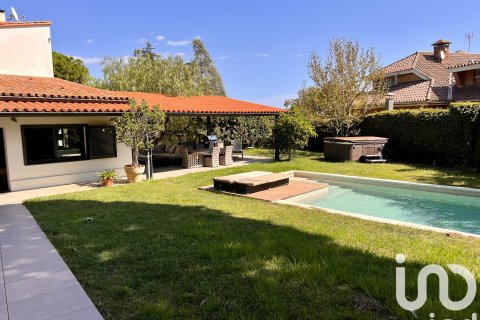 Dzīvoklis Cabrera de Mar, Barcelona, Spānijā 4 istabas, 319 m2 Nr. 153139