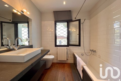 Huoneisto myytävänä Cabrera de Mar, Barcelona, Espanja, 4 makuuhuonetta, 319 m2 No. 153139 - kuva 19