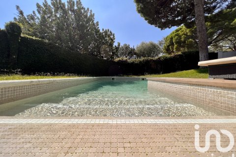 Huoneisto myytävänä Cabrera de Mar, Barcelona, Espanja, 4 makuuhuonetta, 319 m2 No. 153139 - kuva 3