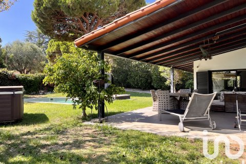 Huoneisto myytävänä Cabrera de Mar, Barcelona, Espanja, 4 makuuhuonetta, 319 m2 No. 153139 - kuva 5