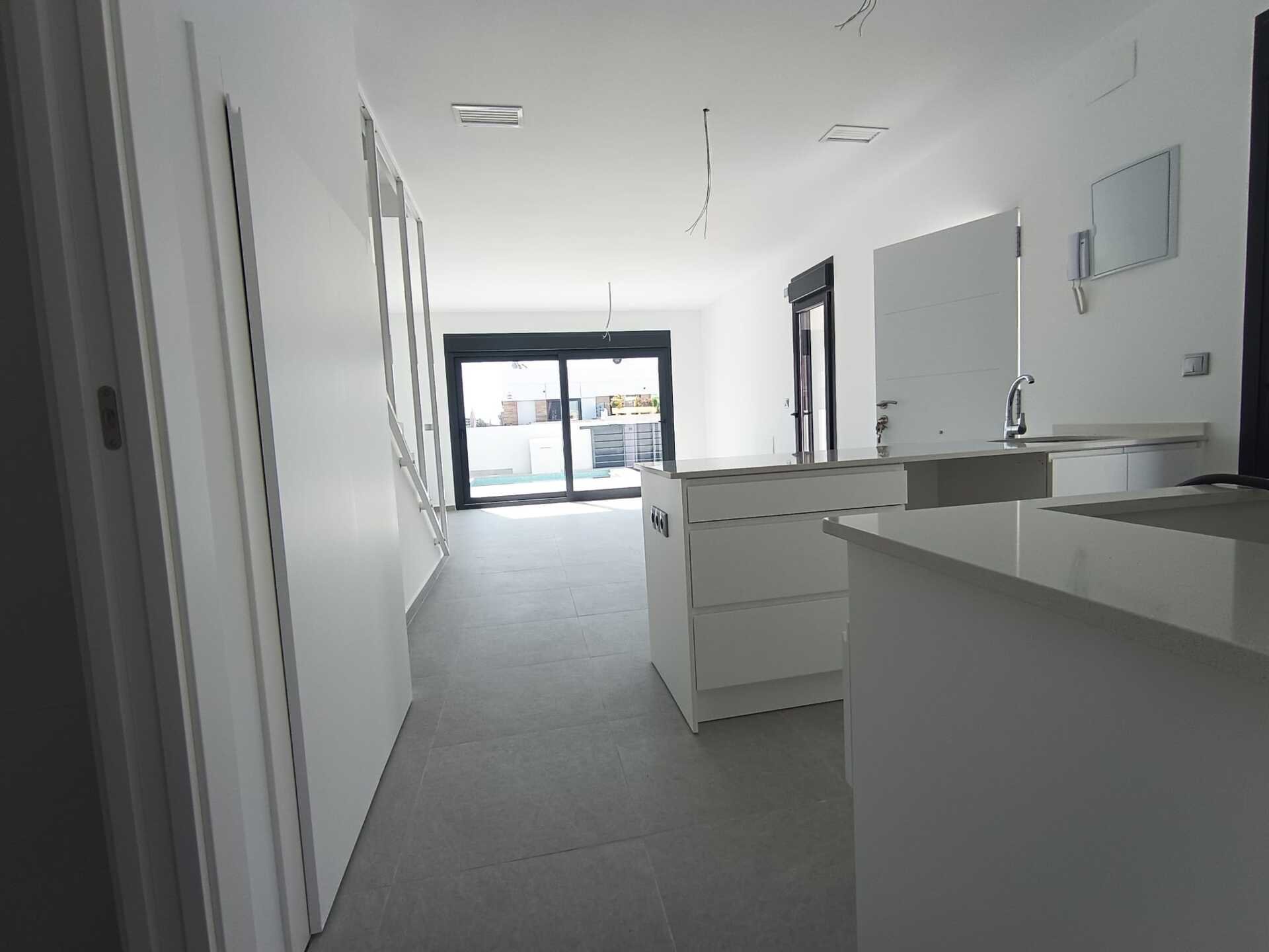 Huvila Daya Nueva, Alicante, Espanja 3 makuuhuonetta, 96 m2 No. 135825