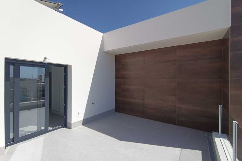Villa till salu Daya Nueva, Alicante, Spanien 3 sovrum, 96 kvm. Nr. 135825 - foto 15