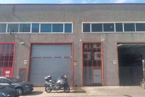 Warehouse for sale in Arenys de Munt, Barcelona, Spain 564 sq.m. No. 167061 - photo 2
