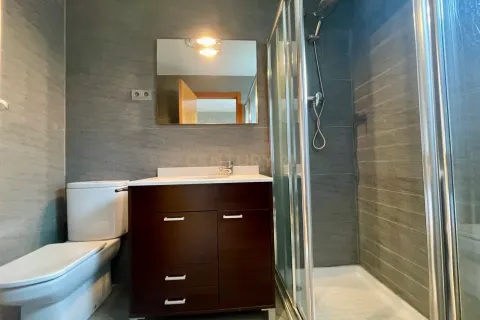 Huoneisto myytävänä Barcelona, Espanja, 2 makuuhuonetta, 81 m2 No. 167057 - kuva 5