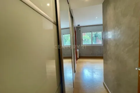 Huoneisto myytävänä Barcelona, Espanja, 2 makuuhuonetta, 81 m2 No. 167057 - kuva 6
