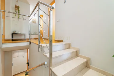 Huoneisto myytävänä Santa Coloma de Gramenet, Barcelona, Espanja, 4 makuuhuonetta, 199 m2 No. 167060 - kuva 15