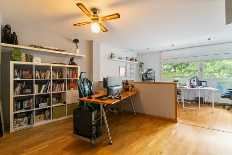 Huoneisto myytävänä Santa Coloma de Gramenet, Barcelona, Espanja, 4 makuuhuonetta, 199 m2 No. 167060 - kuva 19