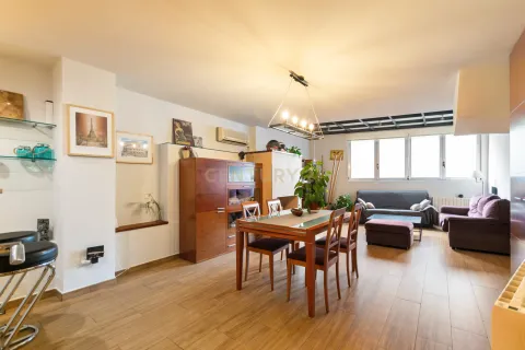 Huoneisto myytävänä Santa Coloma de Gramenet, Barcelona, Espanja, 4 makuuhuonetta, 199 m2 No. 167060 - kuva 6