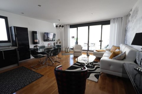 Продажа квартиры в Аликанте, Испания 2 спальни, 87м2 №140672 - фото 5