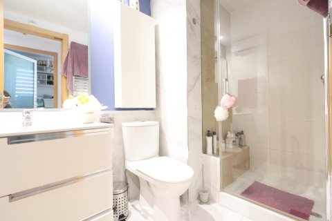 Продажа квартиры в Аликанте, Испания 2 спальни, 87м2 №140672 - фото 15