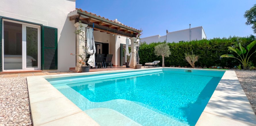 Villa en La Rapita, Mallorca, España 2 dormitorios, 138 m2 No. 154696