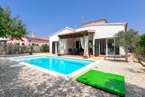 Villa en alquiler en La Rapita, Mallorca, España 2 dormitorios, 138 m2 No. 154696 - foto 2