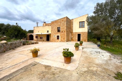 Finca en alquiler en Portocolom, Mallorca, España 4 dormitorios, 302 m2 No. 154698 - foto 1