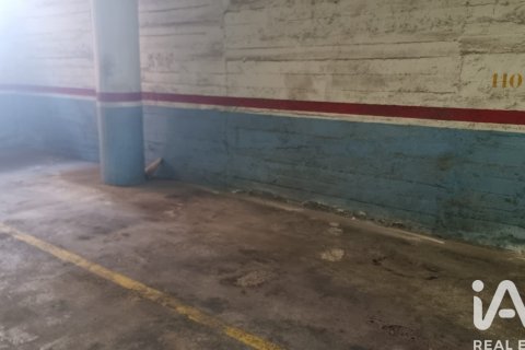 Estacionamiento en venta en Vilanova i la Geltrú, Barcelona, España 19 m2 No. 185181 - foto 3