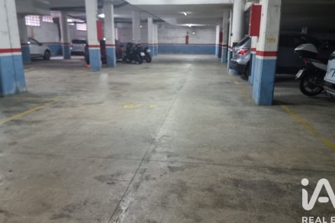 Estacionamiento en venta en Vilanova i la Geltrú, Barcelona, España 19 m2 No. 185181 - foto 2