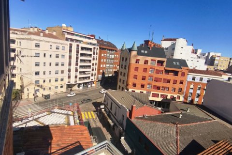 Wohnung zum Verkauf in Leon, Spanien 3 Schlafzimmer, 125 m2 Nr. 172811 - Foto 3