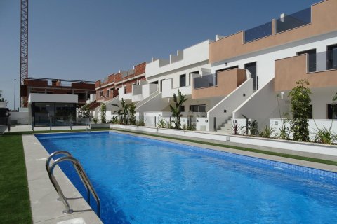 Bungalow in Pilar de la Horadada, Alicante, Spain 3 bedrooms, 93 sq.m. No. 171515