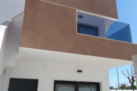 Bungalow till salu i Pilar de la Horadada, Alicante, Spanien 3 sovrum, 96 kvm. Nr. 171514 - foto 8
