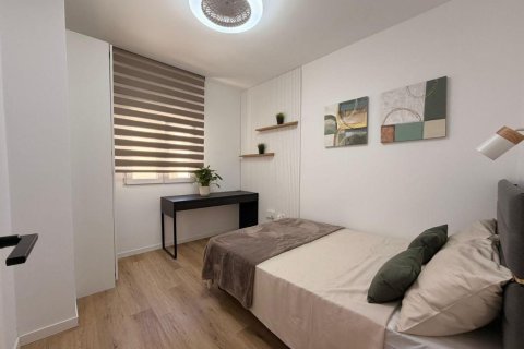 Apartamento en venta en Torrevieja, Alicante, España 2 dormitorios, 78 m2 No. 168361 - foto 5