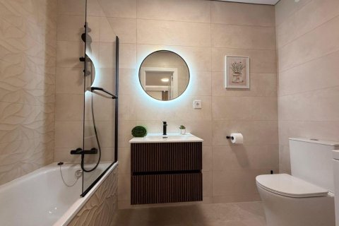 Apartamento en venta en Torrevieja, Alicante, España 2 dormitorios, 78 m2 No. 168361 - foto 8