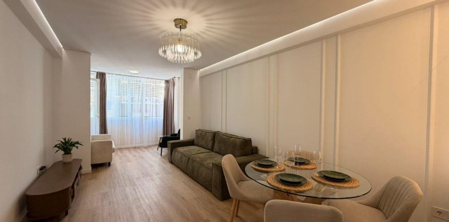 Apartamento en Torrevieja, Alicante, España 2 dormitorios, 78 m2 No. 168361